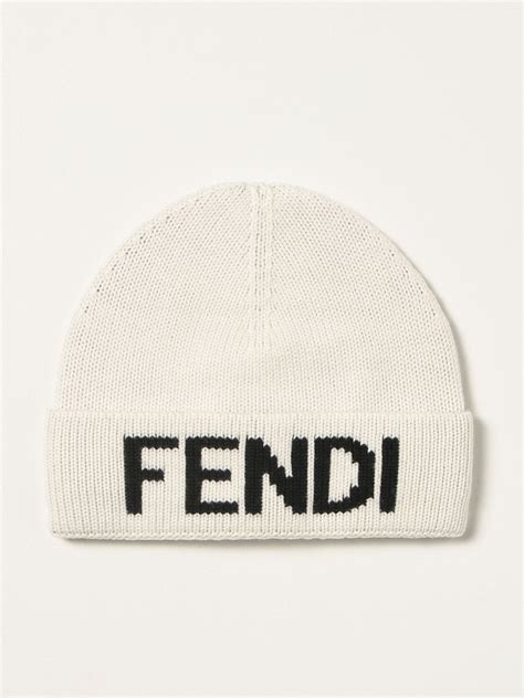 chapeau fendi